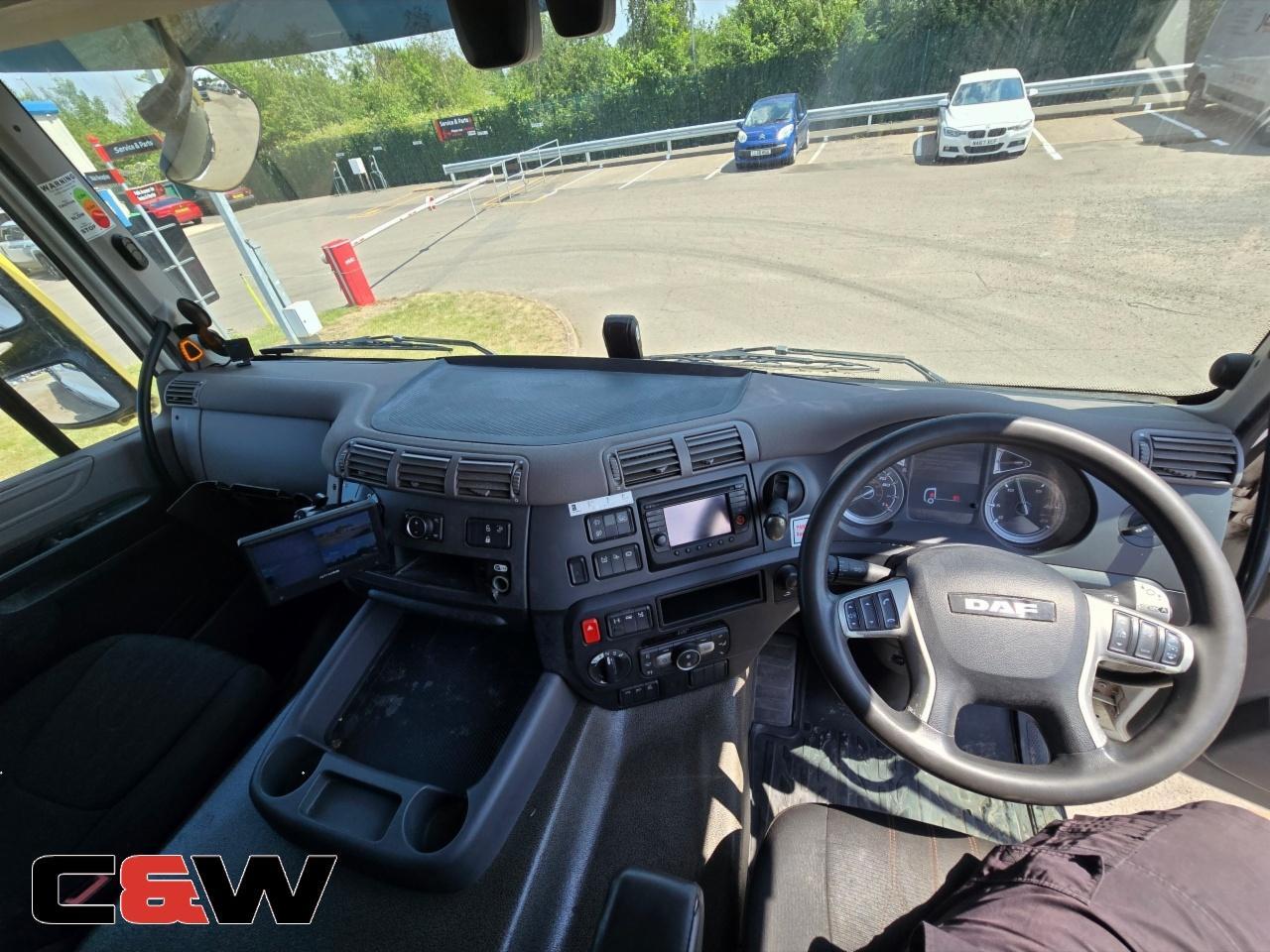 Vehicle image 32